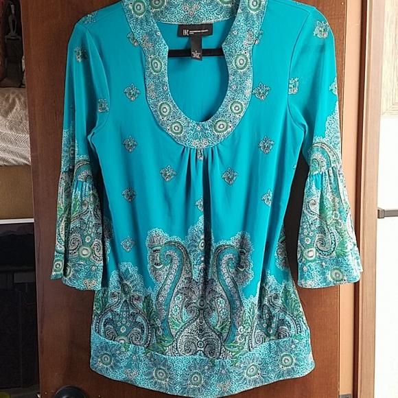turquoise print tops